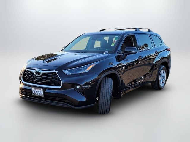 2022 Toyota Highlander LE