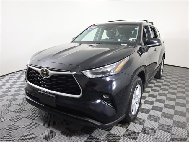 2022 Toyota Highlander LE