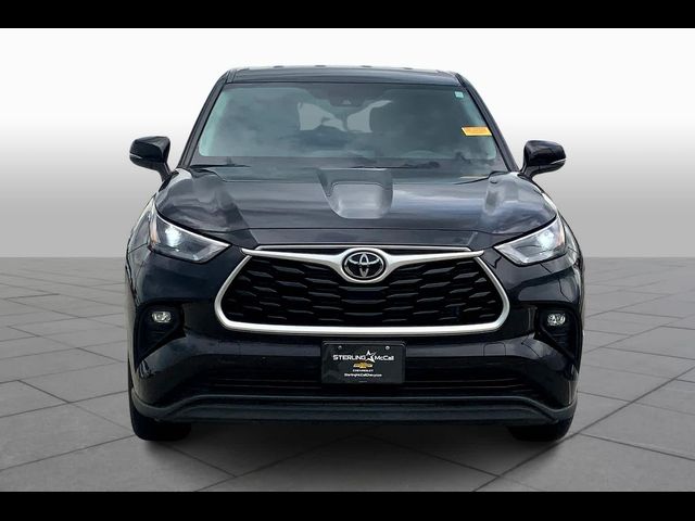 2022 Toyota Highlander LE