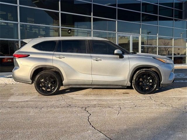 2022 Toyota Highlander LE