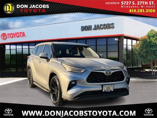 2022 Toyota Highlander LE