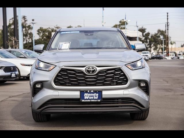 2022 Toyota Highlander LE