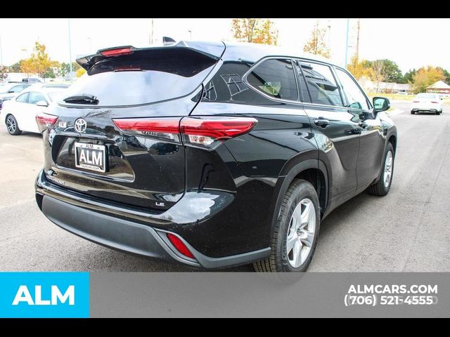 2022 Toyota Highlander LE