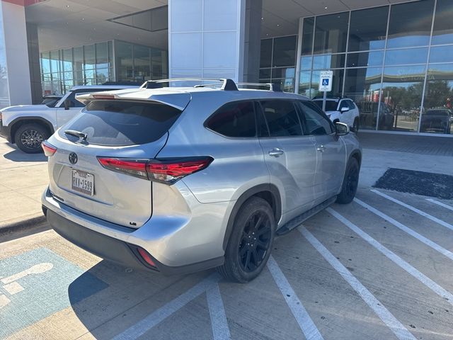 2022 Toyota Highlander LE