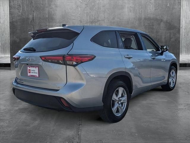 2022 Toyota Highlander LE