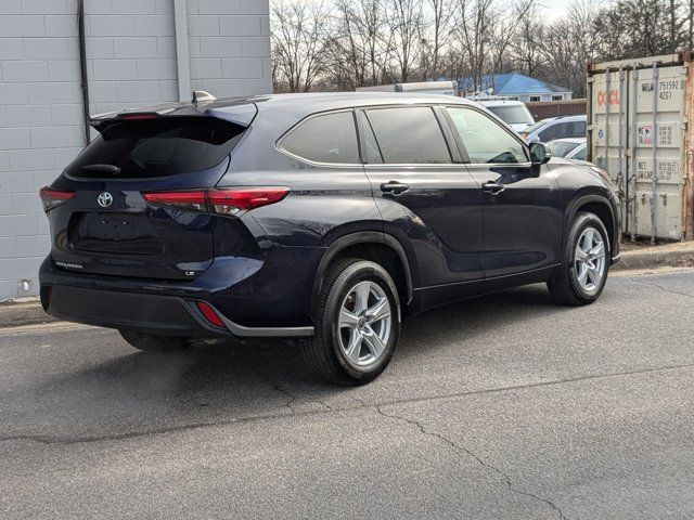 2022 Toyota Highlander LE