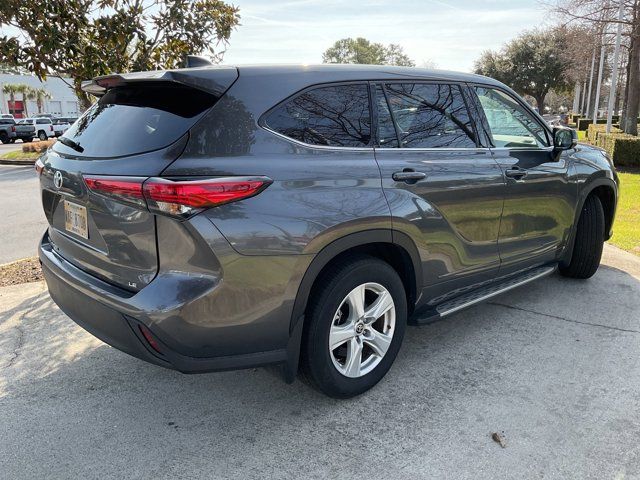 2022 Toyota Highlander LE