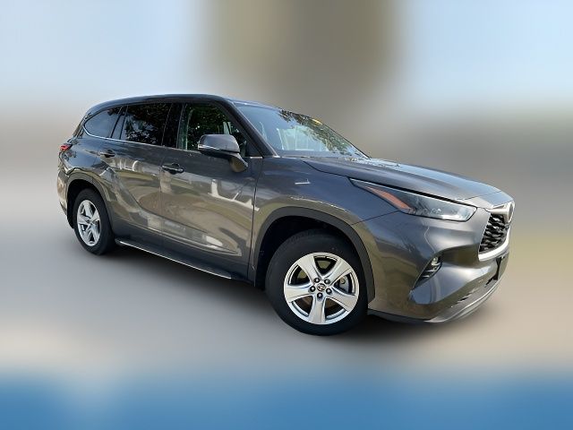 2022 Toyota Highlander LE