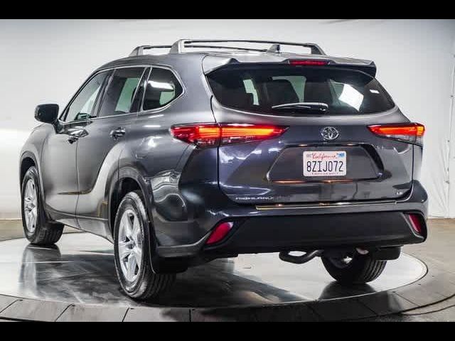 2022 Toyota Highlander LE