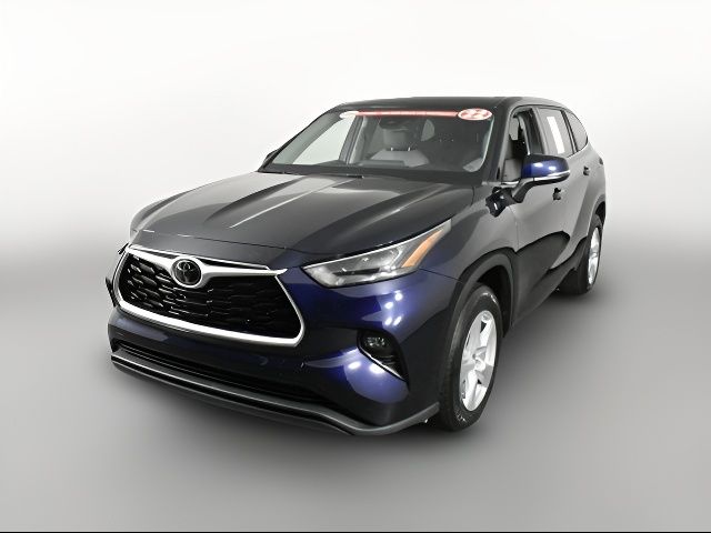 2022 Toyota Highlander LE