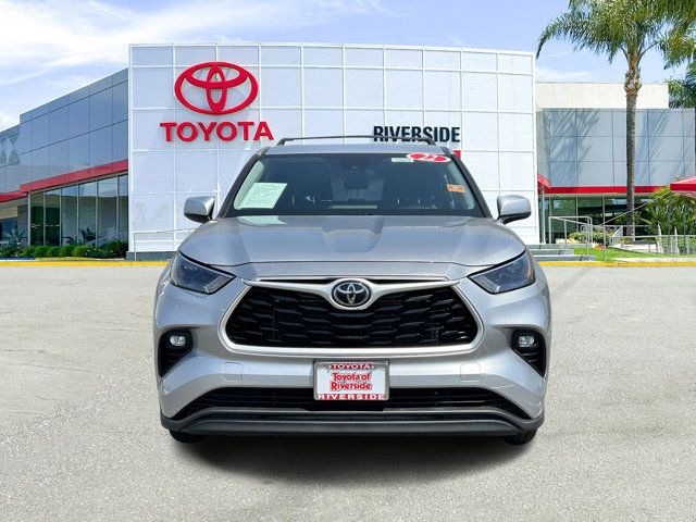 2022 Toyota Highlander LE