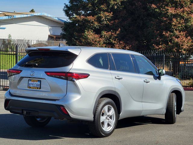 2022 Toyota Highlander LE