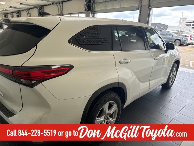 2022 Toyota Highlander LE