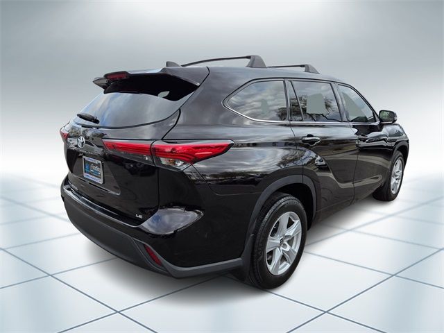 2022 Toyota Highlander LE