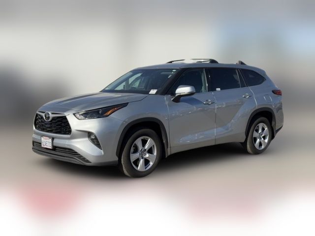 2022 Toyota Highlander LE