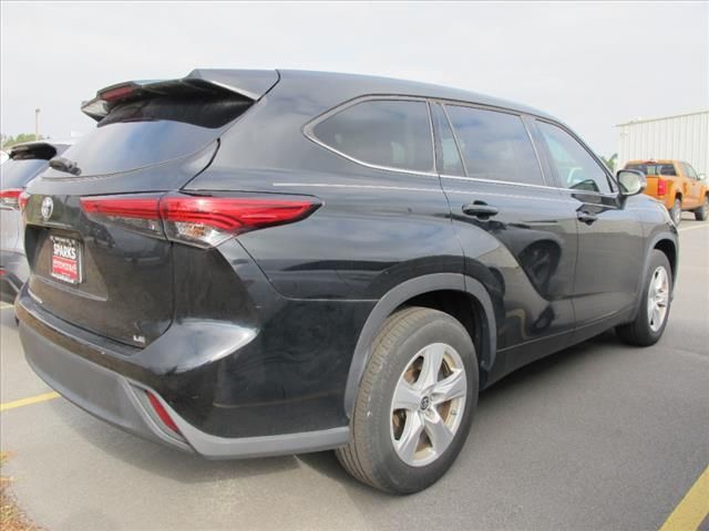 2022 Toyota Highlander LE