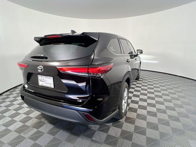 2022 Toyota Highlander LE