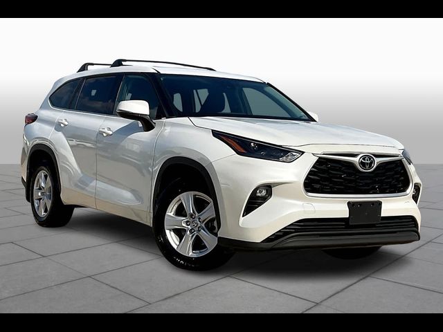 2022 Toyota Highlander LE