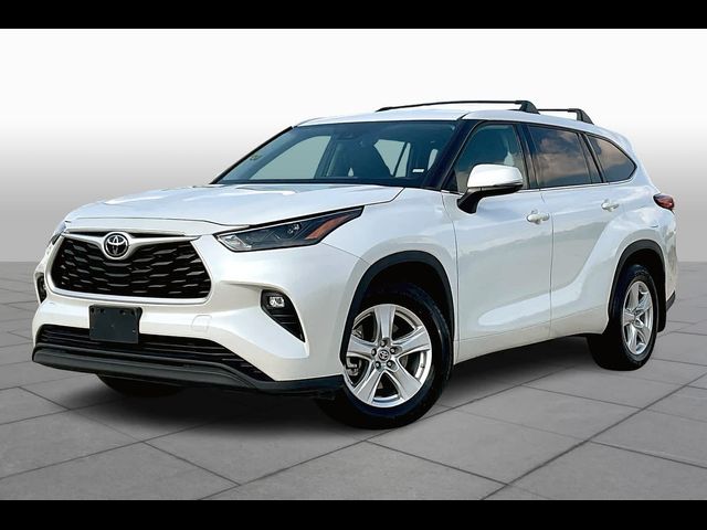 2022 Toyota Highlander LE