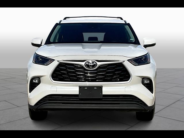 2022 Toyota Highlander LE