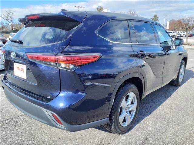 2022 Toyota Highlander LE