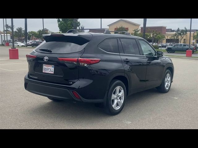 2022 Toyota Highlander LE