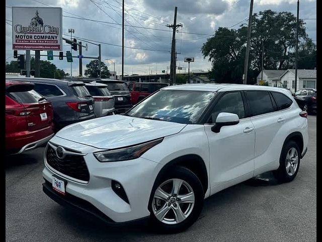 2022 Toyota Highlander LE