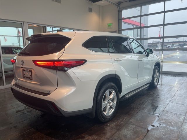 2022 Toyota Highlander LE