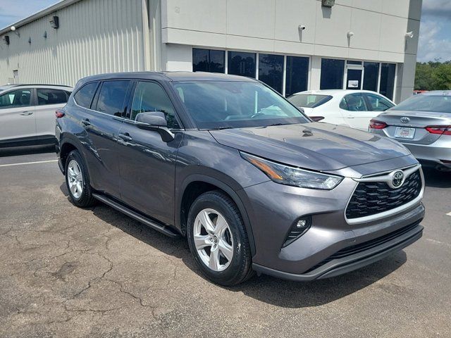 2022 Toyota Highlander LE