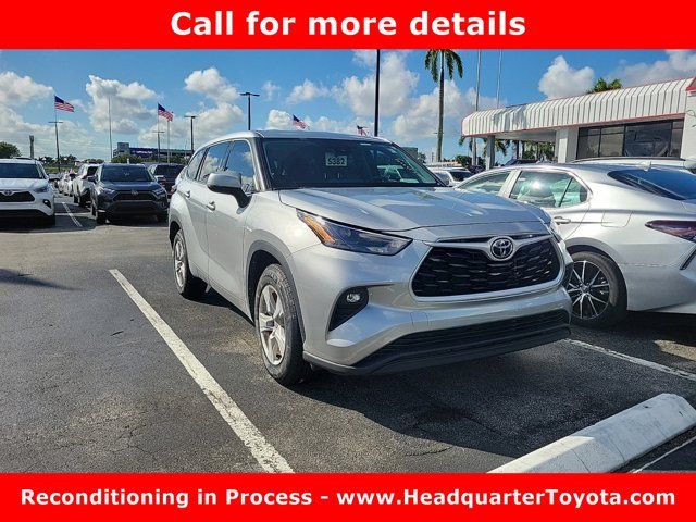 2022 Toyota Highlander LE