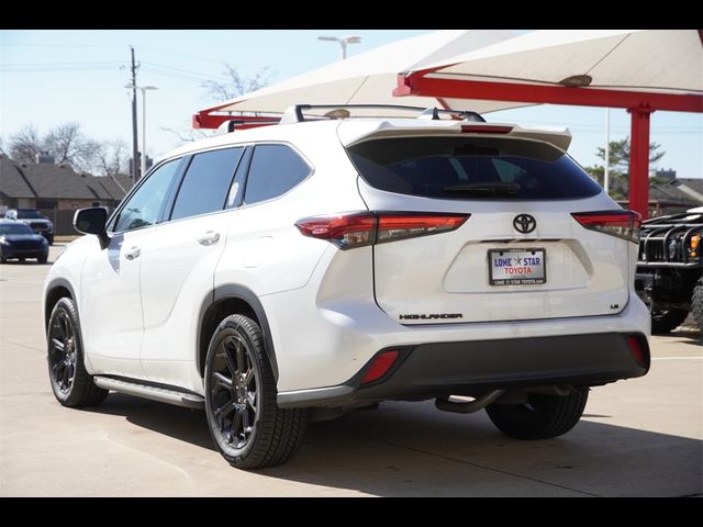 2022 Toyota Highlander LE