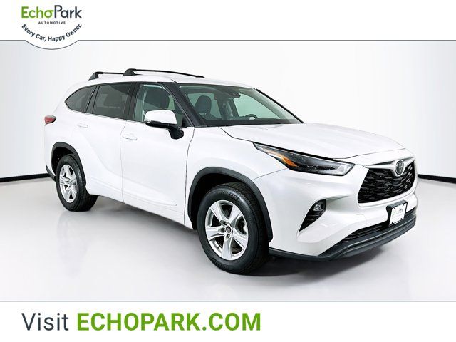 2022 Toyota Highlander LE