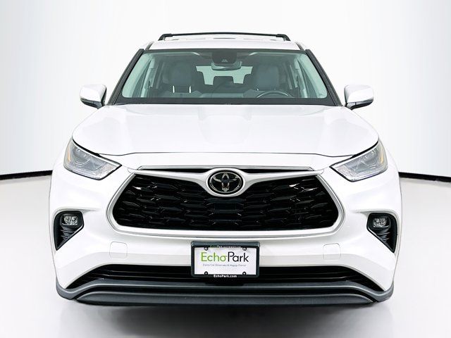 2022 Toyota Highlander LE