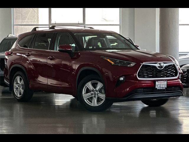 2022 Toyota Highlander LE