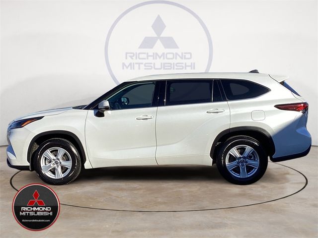 2022 Toyota Highlander LE