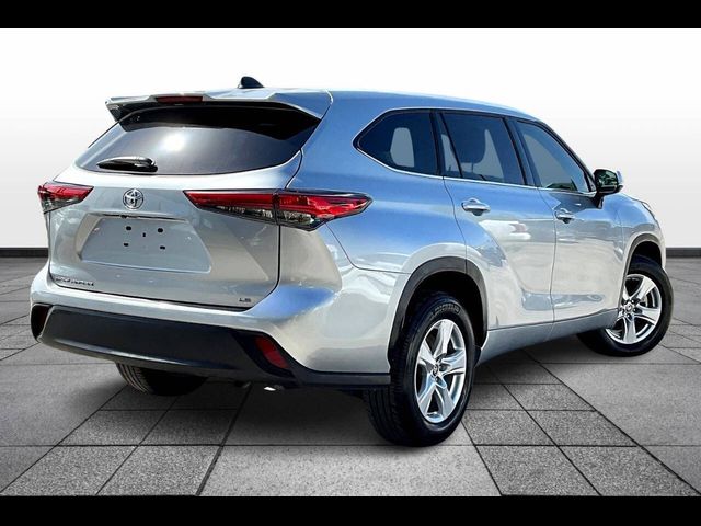 2022 Toyota Highlander LE