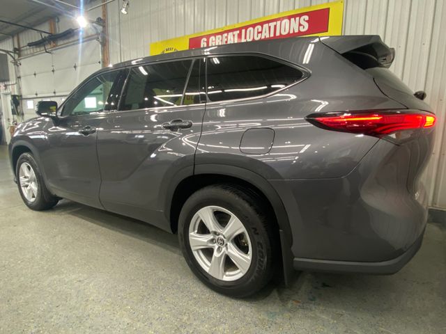 2022 Toyota Highlander LE