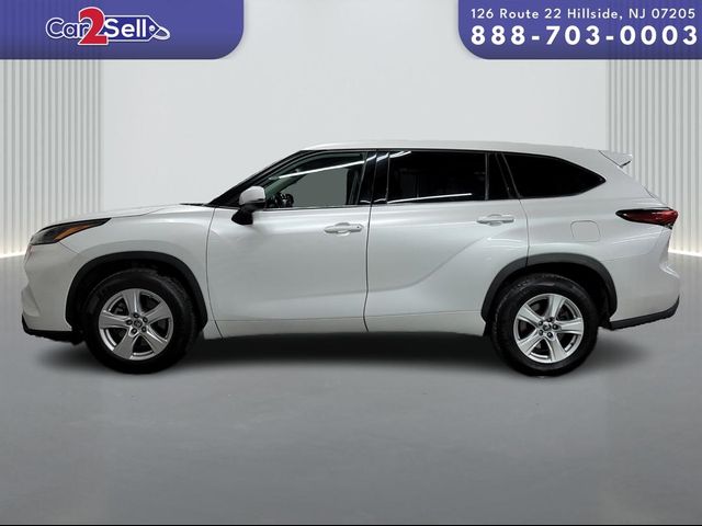 2022 Toyota Highlander LE