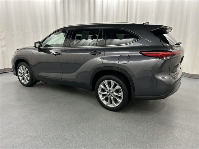 2022 Toyota Highlander Limited