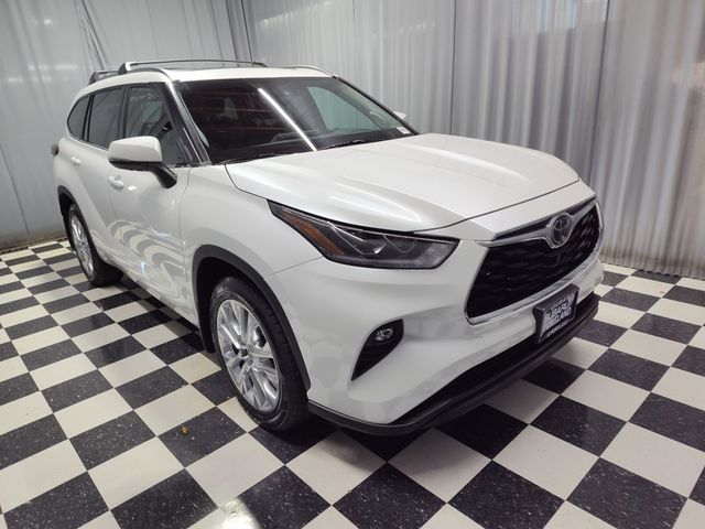 2022 Toyota Highlander Limited