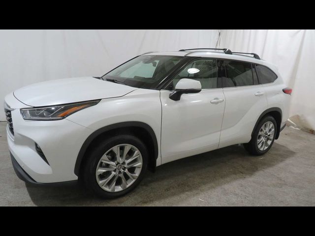 2022 Toyota Highlander Limited