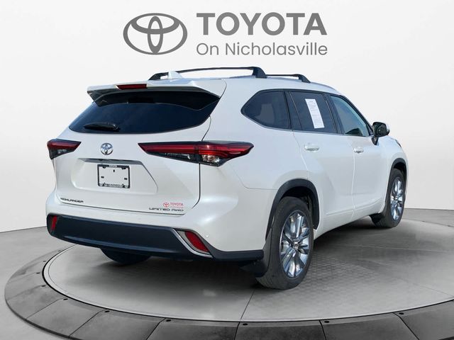 2022 Toyota Highlander Limited