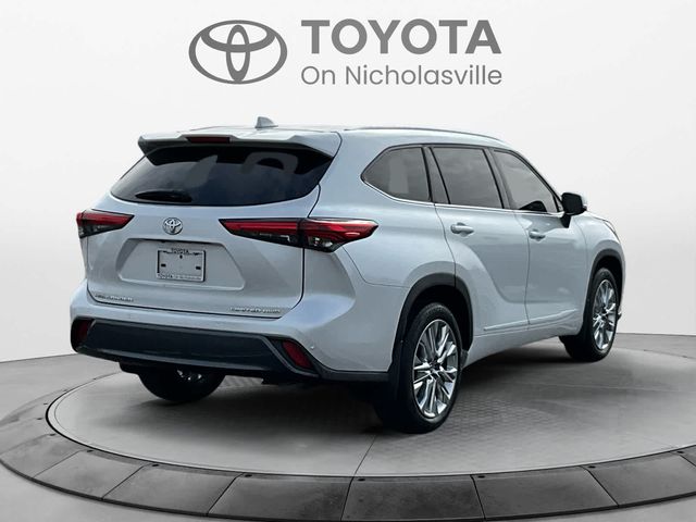 2022 Toyota Highlander Limited