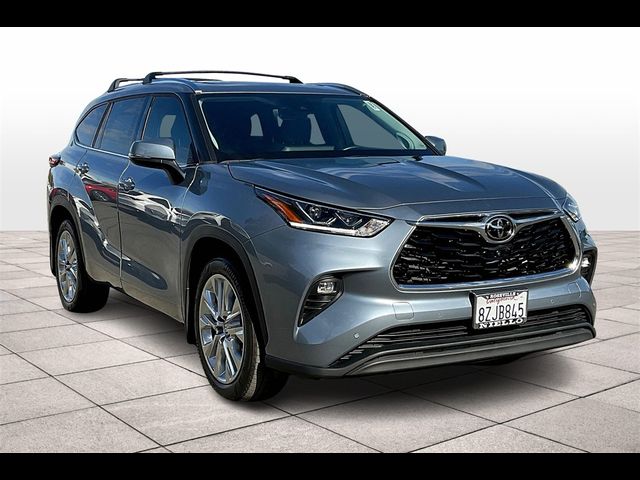 2022 Toyota Highlander Limited