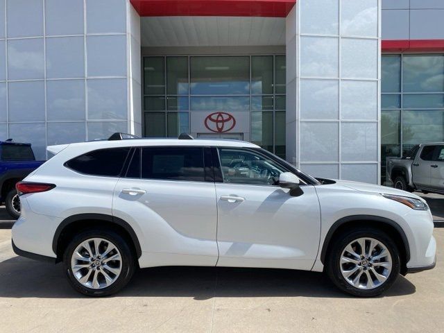 2022 Toyota Highlander Limited