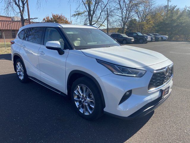 2022 Toyota Highlander Limited