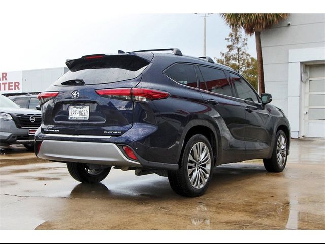 2022 Toyota Highlander Platinum