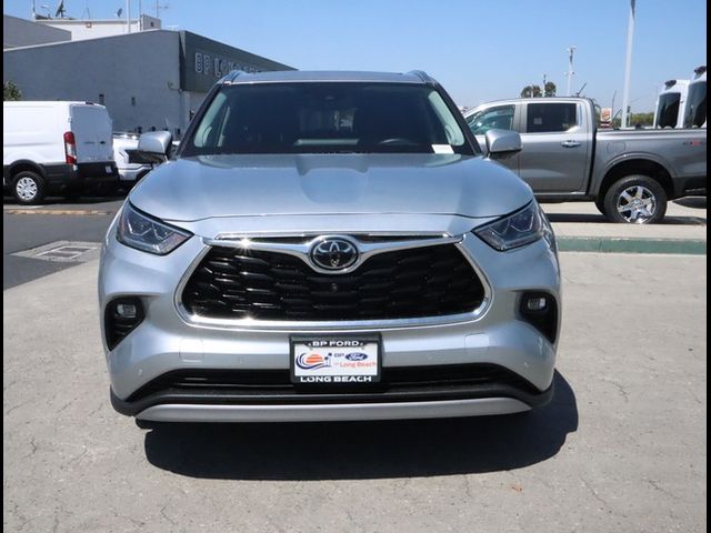 2022 Toyota Highlander Platinum