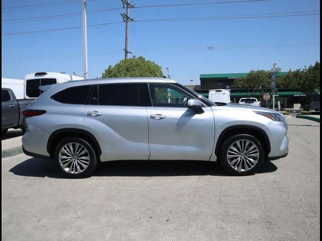 2022 Toyota Highlander Platinum