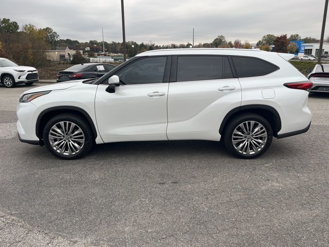 2022 Toyota Highlander Platinum